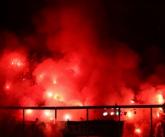 Гостевая трибуна Стандарда пылает Гостевая трибуна Стандарда пылает