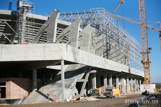 Львовский стадион Евро-2012 готов наполовину