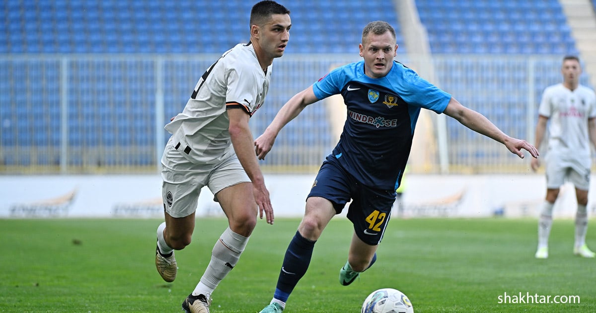 Швед проти Геннадія Пасіча у матчі Дніпро-1 - Шахтар